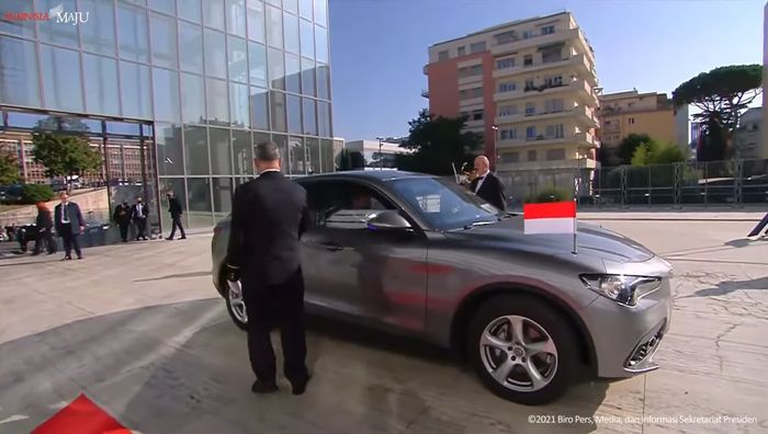 Alfa Romeo Stelvio uang dikendarai Presiden Jokowi di KTT G20 2021, Roma, Italia (30/10)