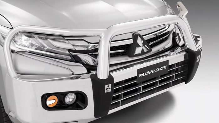 Modifikasi Mitsubishi Pajero Sport pasang bumpel bull bar krom