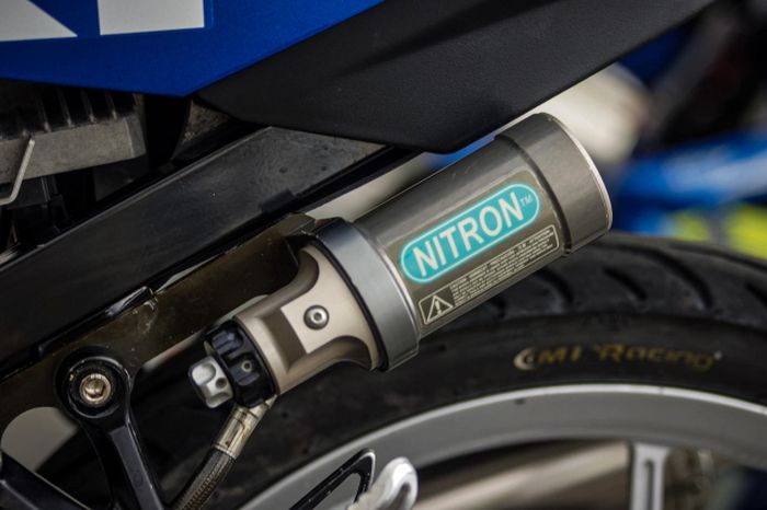 Suspensi belakang diganti dengan shock Nitron
