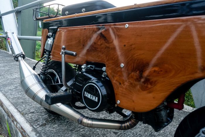 Dipasang juga CDI dan karburator milik Yamaha RX-King