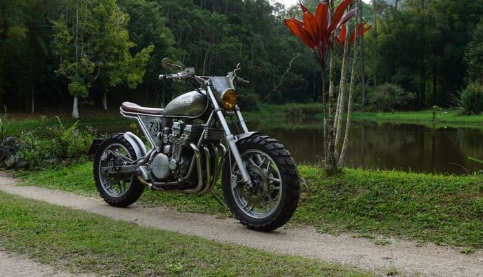 Honda CBX750F street tracker yang sangar