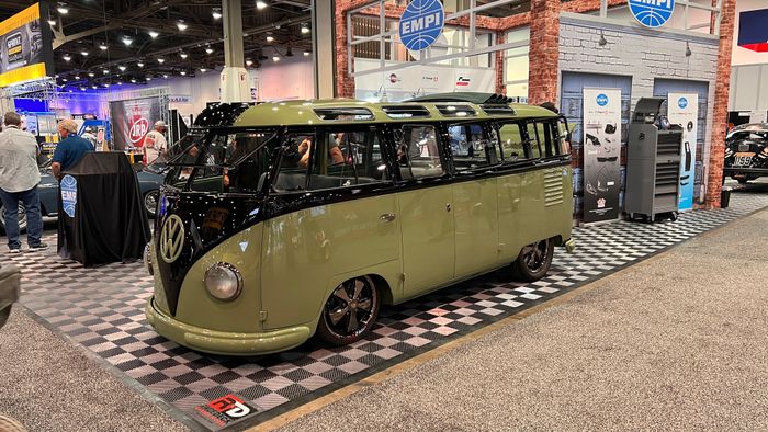 Volkswagen Type 2 atau yang dikenal dengan nama VW Bus dan Kombi racikan EMPI