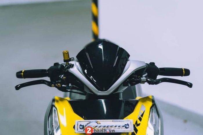 Tuas rem belakang dan windscreen turut diganti