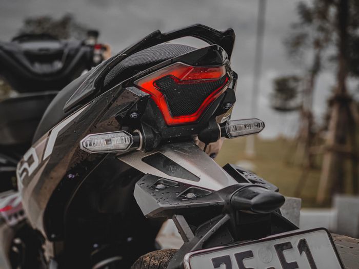 Stoplamp turut diganti dengan yang lebih stylish