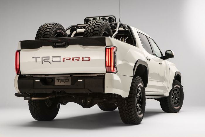 Toyota Tundra TRD Pro berlabel TRD Desert Chase Tundra di SEMA Show 2021