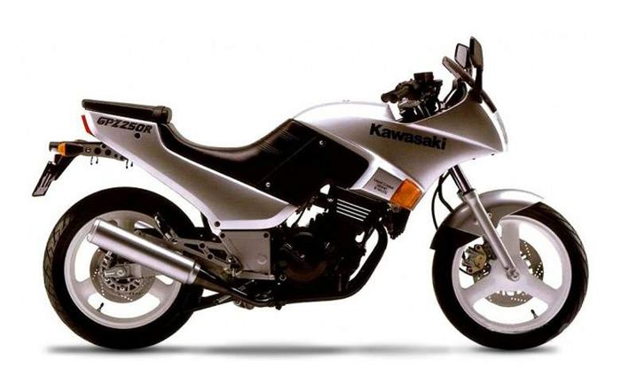 Kawasaki GPZ250R.