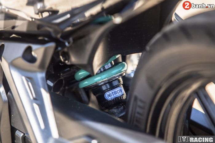 Suspensi belakang diganti dengan Nitron R1 asal Inggris