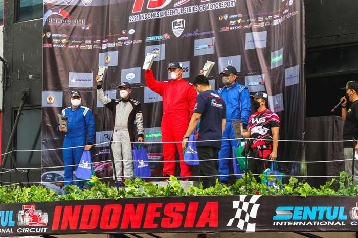 Victor Herryanto menyabet gelar Juara Umum pada kelas BMW CCI OMR kelar Rookie.