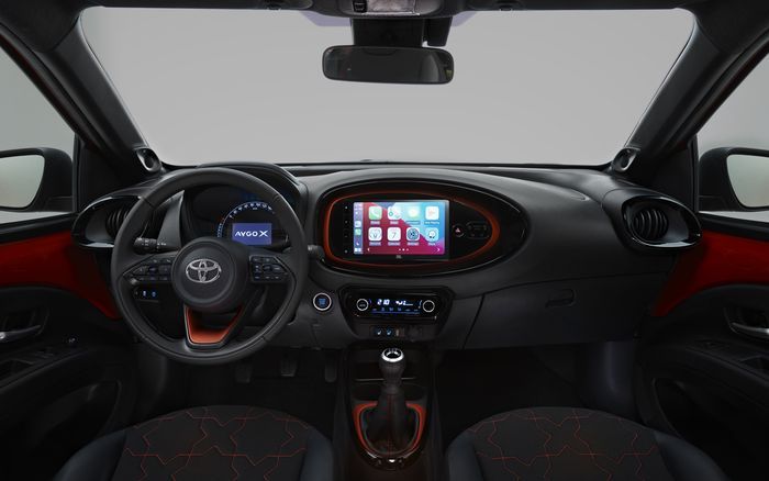 interior Toyota Aygo X