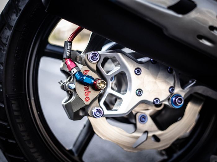 Rem belakang turut diupgrade jadi model cakram