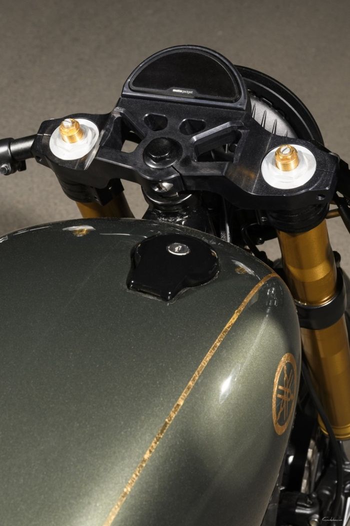 Tampilan tangki dan kokpitnya yang minimalis