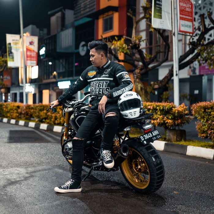 Jaket Rabbit &amp; Wheels yang dikenakan Jokowi