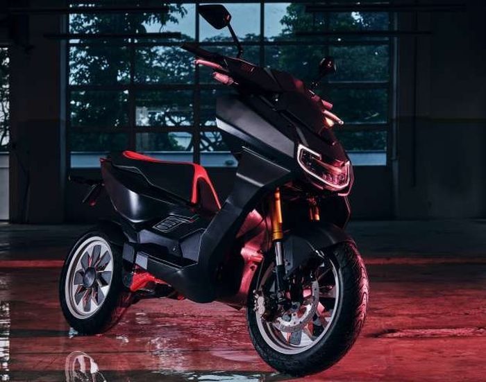 tampilan Scorpio X1 sekilas mirip Yamaha NMAX, namun lebih ramping dan sporty