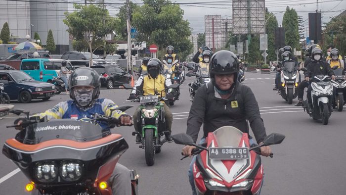 Touring Adira Finance keliling Magelang, Jawa Tengah.