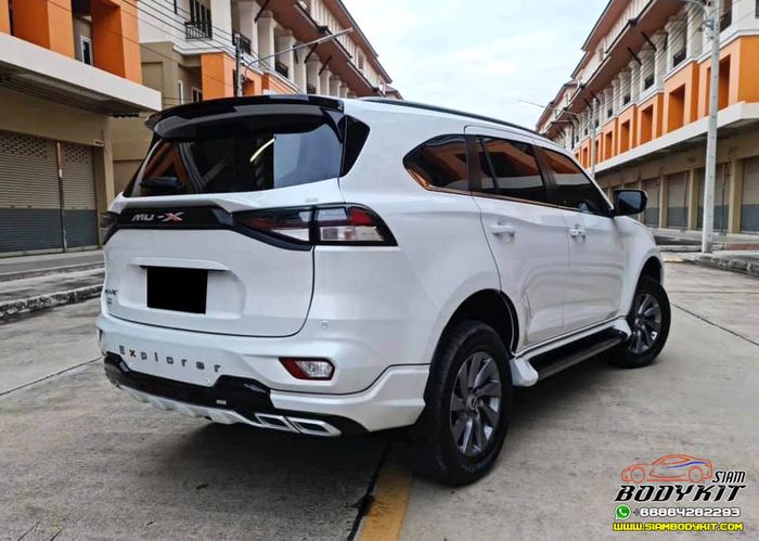 Tampilan samping modifikasi Isuzu MU-X baru garapan Siam Bodykit, Thailand