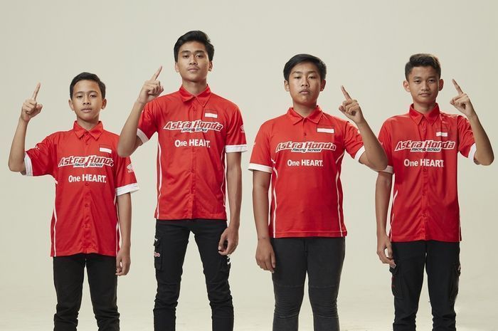 para pembalap Indonesia yang akan berlaga di ajang Idemitsu Asia Talent Cup (IATC) 2021 di sirkuit Mandalika, Lombok.