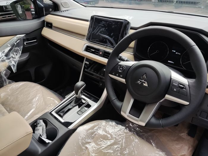Interior Mitsubishi New Xpander tipe Ultimate CVT