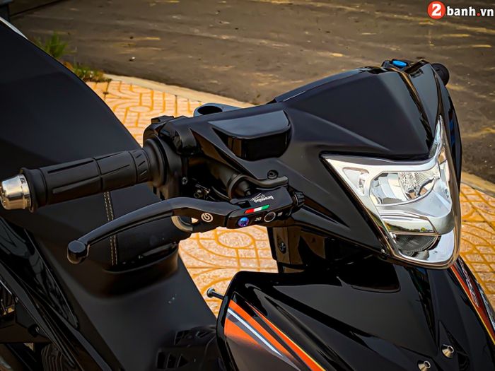 Master rem diganti Brembo dan dipasangi headlamp LED Zhipat