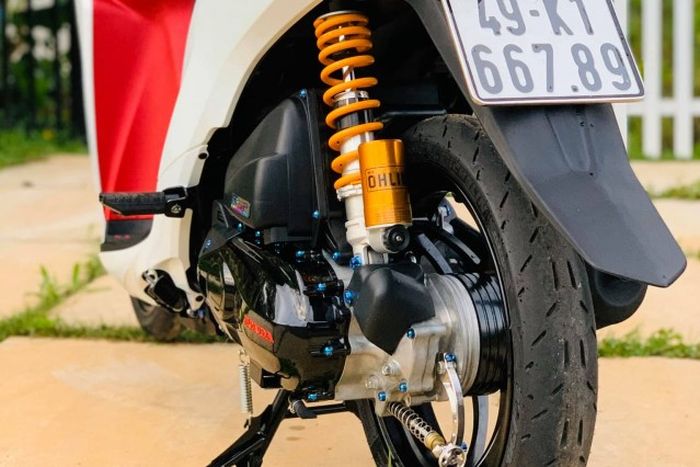 Suspensi belakang diganti dengan Ohlins