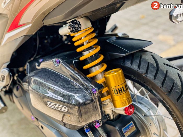 Suspensi belakang diganti dengan shock Ohlins
