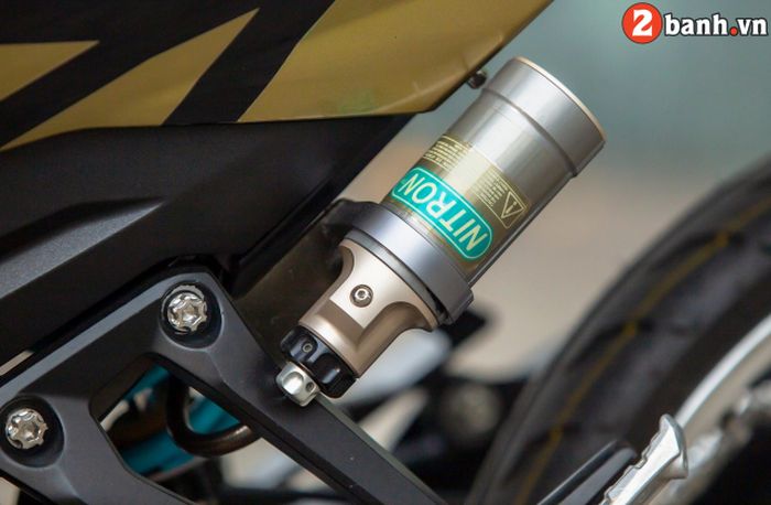 Suspensi belakang diganti dengan shock Nitron