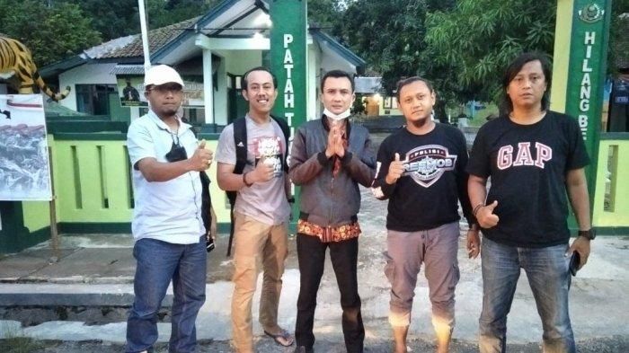 Yana Supriatna (tengah) ditemukan polisi di Cirebon, Jawa Barat