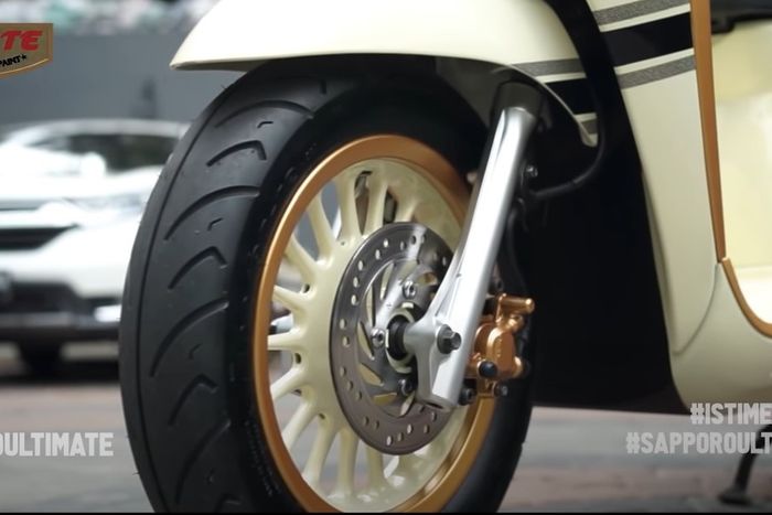 Pelek diganti dengan VND Roulette dan direpaint