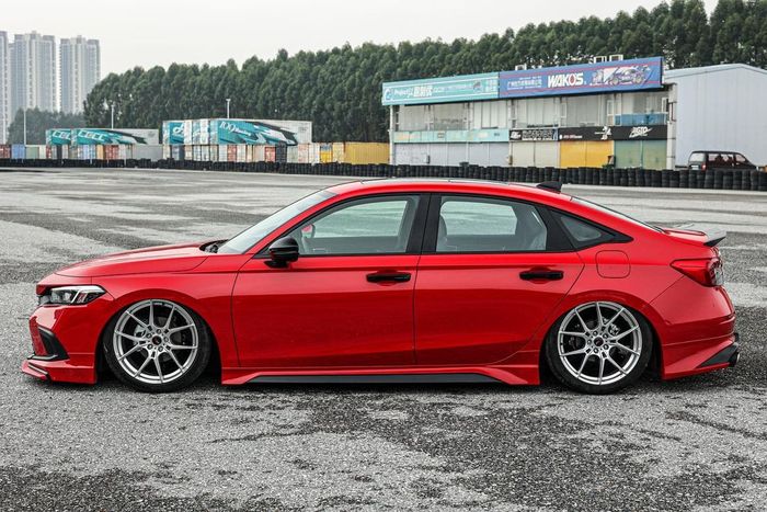 Modifikasi All New Honda Civic ditopang kaki-kaki kandas dan pelek Y-Spoke