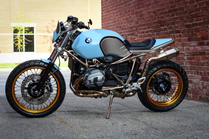 BMW R nineT Racer bergaya scrambler yang apik