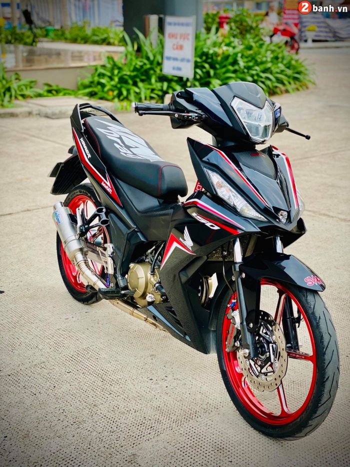 Sektor kemudi memang sedikit ubahan tapi kaki-kakinya serba istimewa