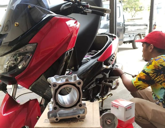 Garage +62 menerima segala macam servis mulai harian, turun mesin hingga kelistrikan dan upgrade performa