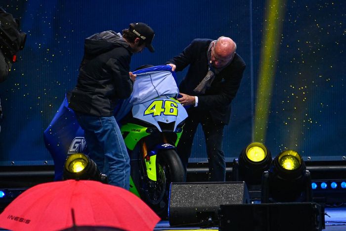 Valentino Rossi dan Yamaha R1 GYTR VR46 Tribute 