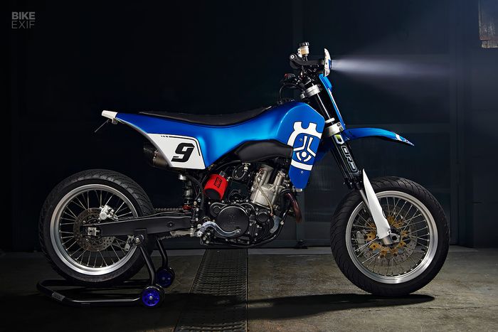 Modifikasi Husqvarna SM 650 yang mempesona