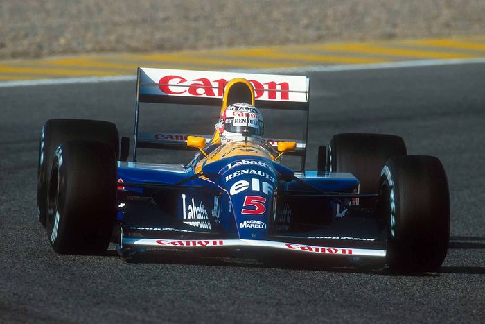 Mobil F1 Williams FW14B yang membawa Nigel Mansell ke titel Juara Dunia F1 1992.