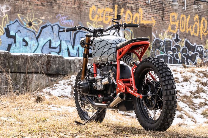 BMW R75/6 bergaya scrambler yang tampil sangar