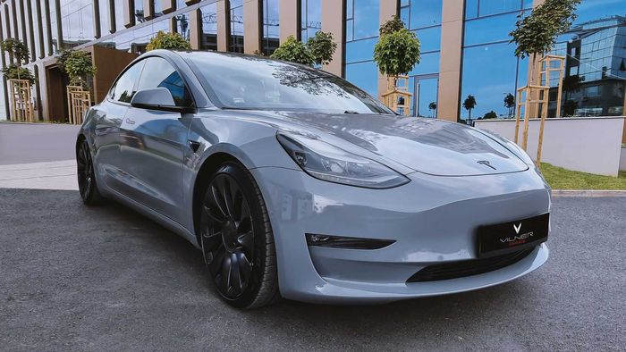 Vilner bedah kemasan kabin Tesla Model 3 lebih stylish dan beraroma retro