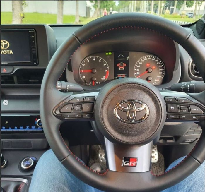 Odometer Toyota GR Yaris bekas tahun 2021 masih 192 km