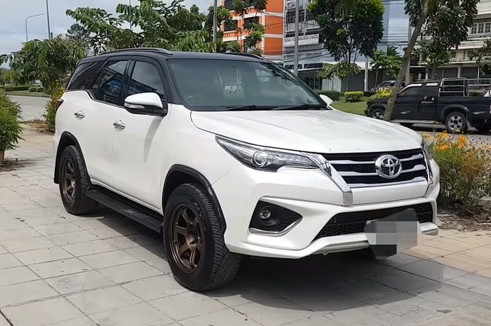 Toyota Fortuner 2005 menolak tua, oplas wajah tahun 2017