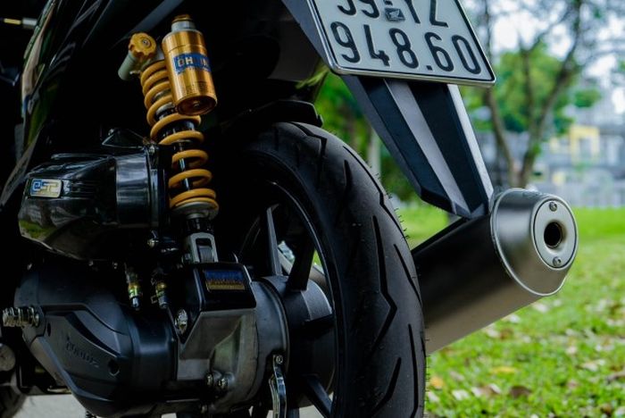 Suspensi belakang diganti dengan shock Ohlins