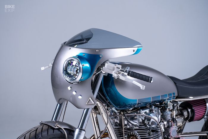 Sebagai wajah barunya ada fairing mungil yang dilengkapi headlamp LED