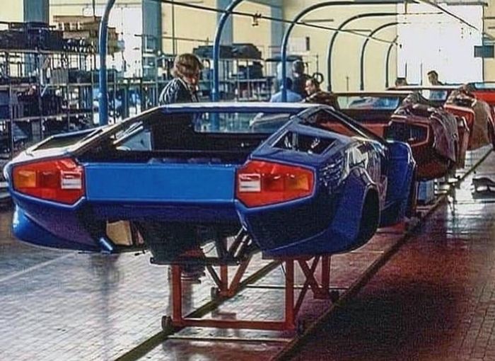 Jalur produksi Lamborghini Countach.