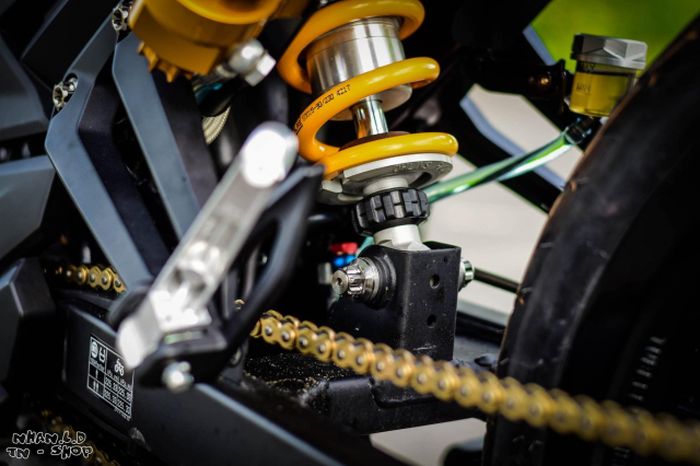 Suspensi belakang diganti dengan Ohlins