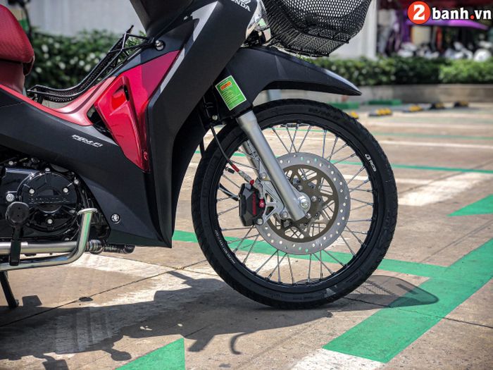 Kaki-kakinya mendapat pelek RCB dan pengereman istimewa