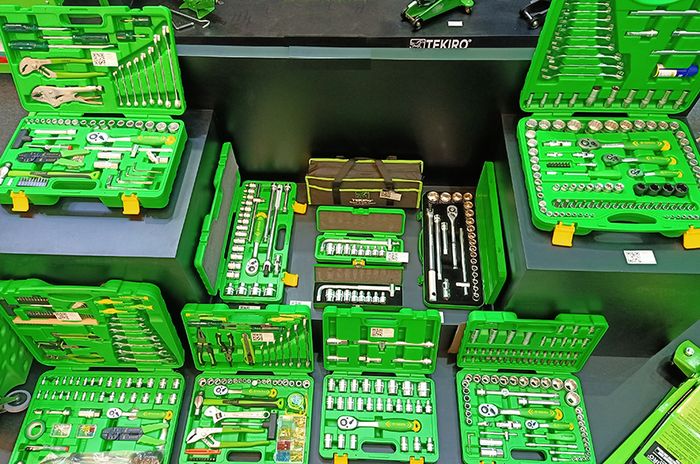 Seperangkat perkakas Tekiro untuk sekolah balap 43 Racing School