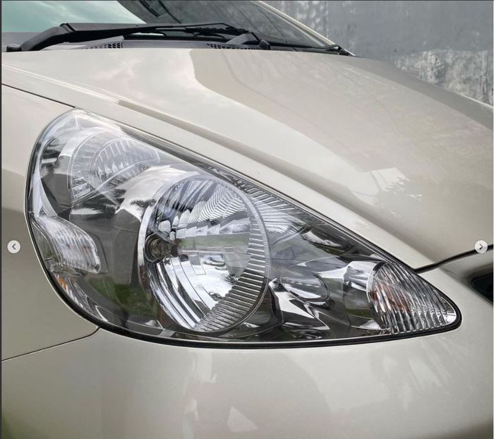Headlamp Honda Jazz GD3 i-DSI A/T 2004 masih bersih seperti baru