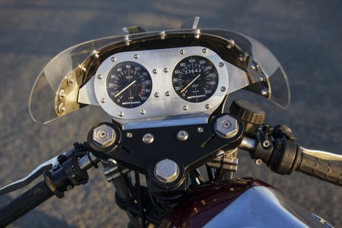 Tampilan area kokpitnya yang bernuansa lawas