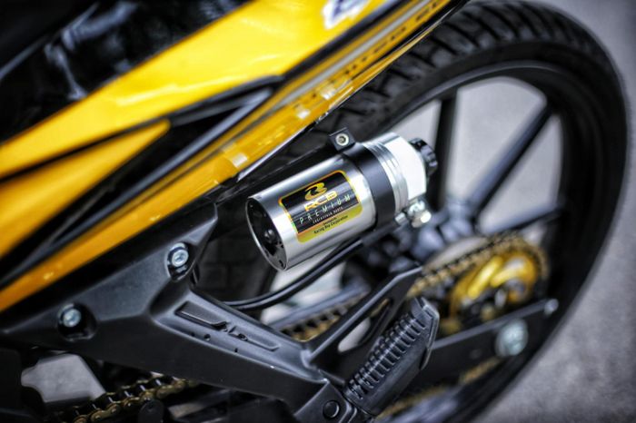 Suspensi belakang diganti dengan shock RCB