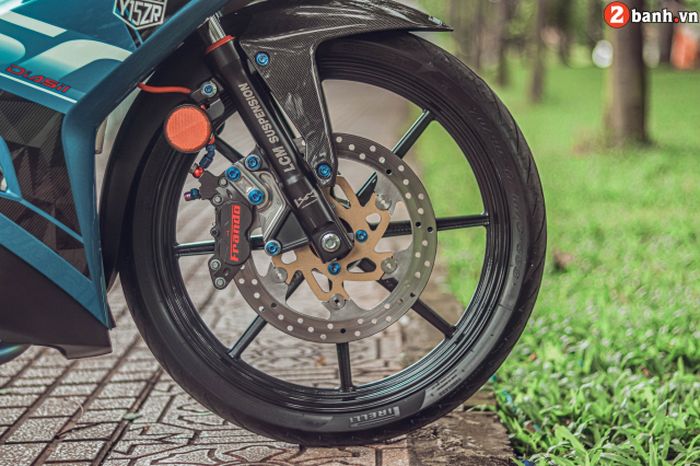 Kaki depan mendapat full upgrade yang istimewa