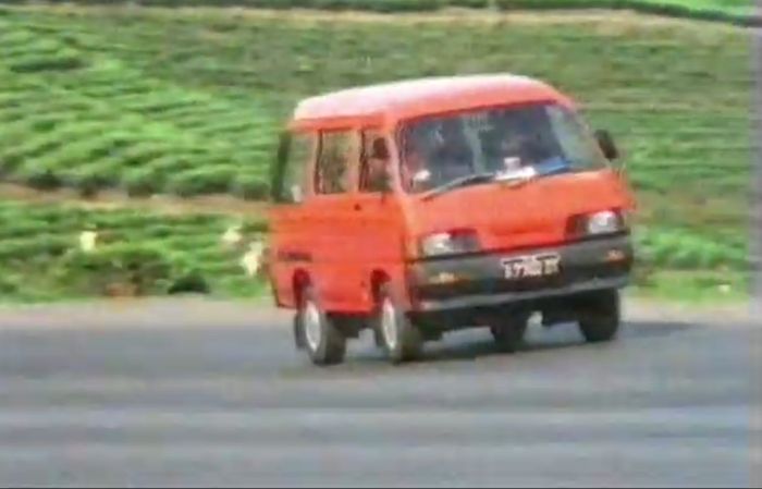 Cuplikan video iklan Daihatsu Zebra yang muncul pada era 1990-an.