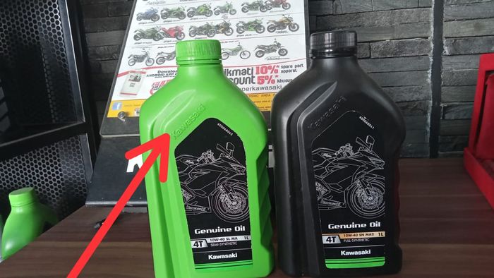 Oli mesin resmi Kawasaki Genuine Oil tipe semi sintetik dan full sintetik 